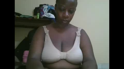 sweetyass25 online show from 10/27/25, 05:11