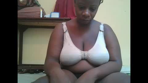 sweetyass25 online show from 04/13/26, 05:13