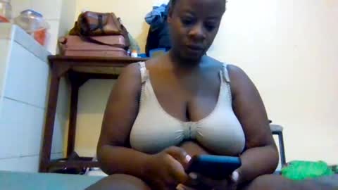 sweetyass25 online show from 06/18/26, 05:51