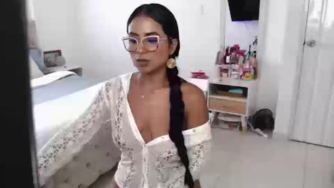 yaya online show from 09/19/25, 05:57