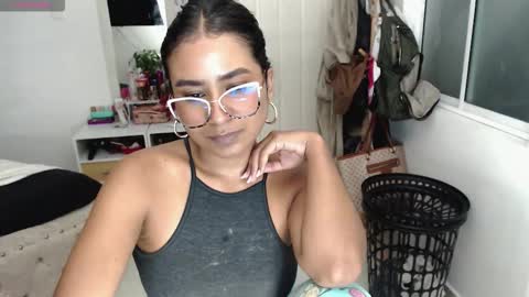 yaya online show from 10/03/25, 12:29