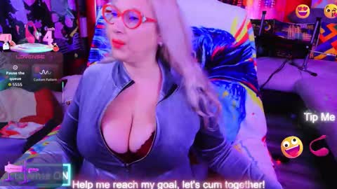 Lisa online show from 12/05/25, 09:18