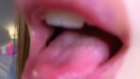 Molly online show from 09/28/25, 05:07