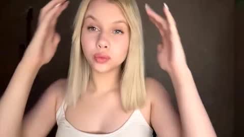 Kate online show from 12/20/25, 03:41