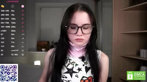 Astrid online show from 11/05/25, 06:41