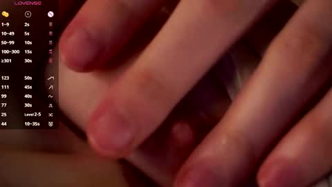 Astrid online show from 04/05/26, 05:43