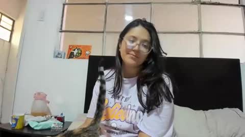 sweetyypeach online show from 01/12/25, 09:08