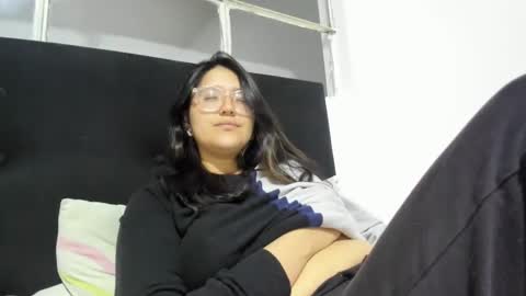sweetyypeach online show from 01/15/25, 06:22