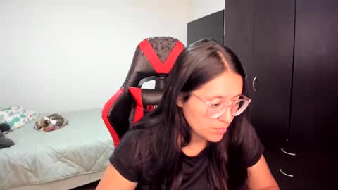 sweetyypeach online show from 02/19/25, 06:43