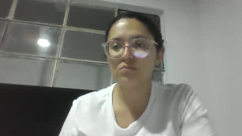 sweetyypeach online show from 03/04/25, 03:11