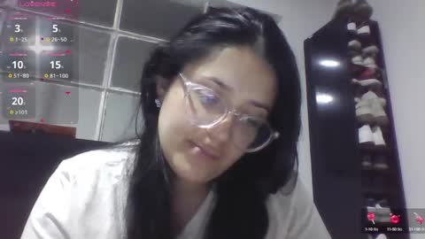 sweetyypeach online show from 09/18/25, 03:52