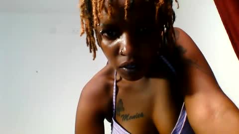 Snapshot of sweetz_candice chatting on 05/19/26, 05:41 sweetz_candice online show from 05/19/26, 05:41