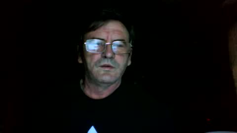 Snapshot of swergiu333 chatting on 04/21/26, 04:19 Raymond online show from 04/21/26, 04:19