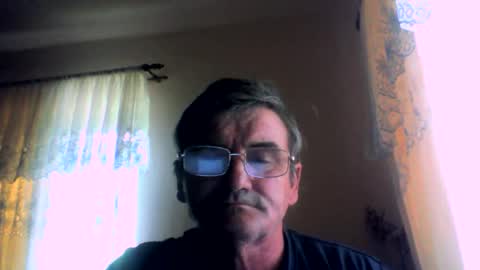 Snapshot of swergiu333 chatting on 05/10/26, 09:25 Raymond online show from 05/10/26, 09:25