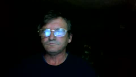 Snapshot of swergiu333 chatting on 05/12/26, 04:42 Raymond online show from 05/12/26, 04:42