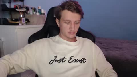 Snapshot of swetieecharm chatting on 03/03/26, 06:58 Kat online show from 03/03/26, 06:58