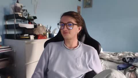 Cat online show from 04/17/26, 07:55