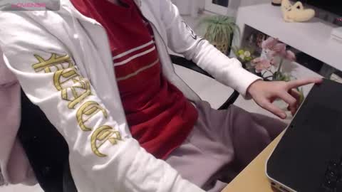 SwetLittleBoy4u online show from 12/02/25, 10:05