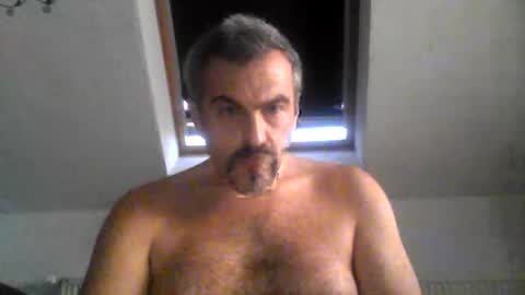 swinger_men_austria online show from 11/17/25, 06:41