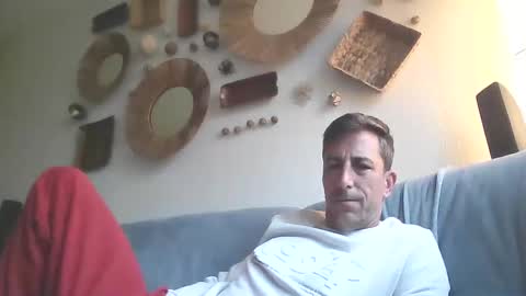 Snapshot of swisscbtcam chatting on 10/27/25, 10:52 MasoCBT online show from 10/27/25, 10:52