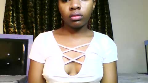 Snapshot of swit_candy chatting on 04/29/26, 12:27 Candy online show from 04/29/26, 12:27