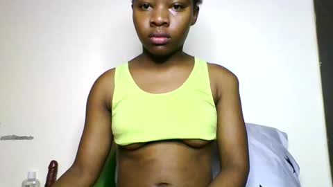 Snapshot of swit_candy chatting on 05/17/26, 01:25 Candy online show from 05/17/26, 01:25