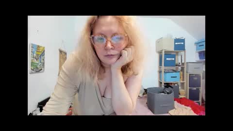 switchlorenx online show from 12/04/24, 11:35