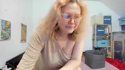 switchlorenx online show from 12/05/24, 10:12