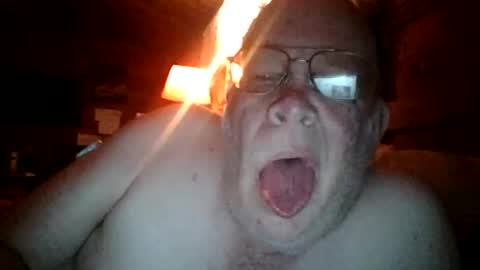 Snapshot of swm769 chatting on 11/28/25, 10:23 swm online show from 11/28/25, 10:23