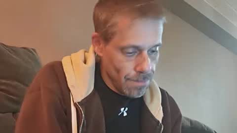 swontguy2025 online show from 12/28/24, 04:41