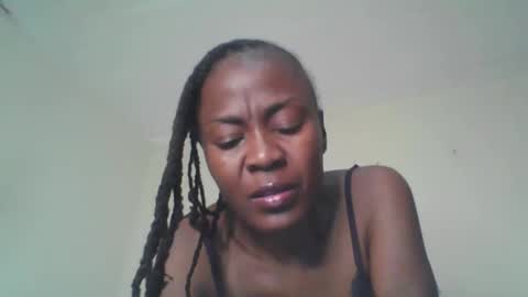 Snapshot of swtebony1 chatting on 05/11/26, 10:40 ALICIA online show from 05/11/26, 10:40