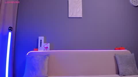 Ana online show from 10/29/25, 02:47