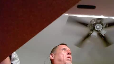 Snapshot of sxxx43 chatting on 02/21/25, 07:01 Waiting for you online show from 02/21/25, 07:01