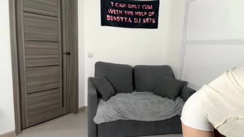 Snapshot of sydneyhackathorn chatting on 02/19/26, 05:09 Mona online show from 02/19/26, 05:09