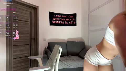 Mona online show from 03/04/26, 05:08