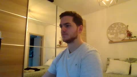 syl092 online show from 12/09/24, 08:11