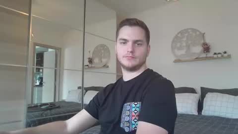 syl092 online show from 03/11/25, 01:23