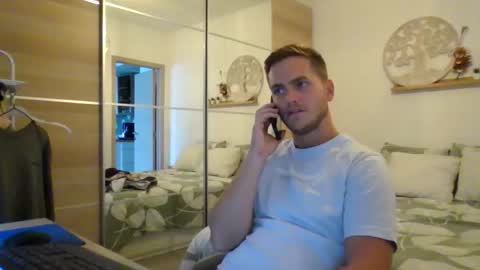 syl092 online show from 09/25/25, 04:00