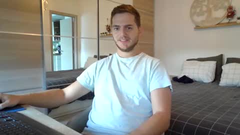 syl092 online show from 10/04/25, 08:56