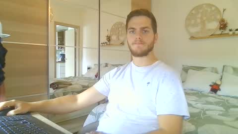 syl092 online show from 10/20/25, 11:54