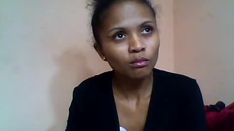 Snapshot of sylvaniah01 chatting on 06/23/26, 04:05 sylvaniah01 online show from 06/23/26, 04:05