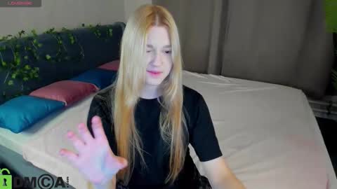 Sylvia online show from 11/22/25, 09:08