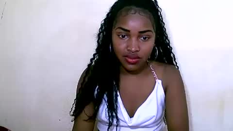 Snapshot of sylviasexy27 chatting on 12/22/24, 08:38 sylviasexy27 online show from 12/22/24, 08:38