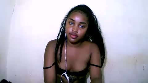 Snapshot of sylviasexy27 chatting on 01/20/25, 12:46 sylviasexy27 online show from 01/20/25, 12:46