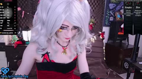 Snapshot of sylvie_fey chatting on 12/19/24, 12:45 Sylvie online show from 12/19/24, 12:45