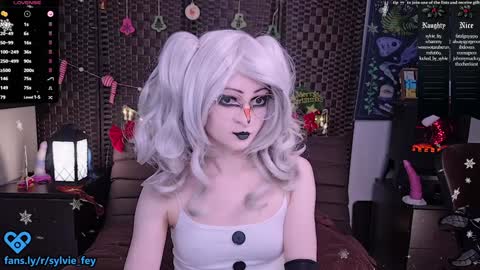 Snapshot of sylvie_fey chatting on 12/22/24, 01:45 Sylvie online show from 12/22/24, 01:45