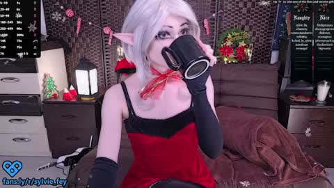 Snapshot of sylvie_fey chatting on 12/25/24, 12:05 Sylvie online show from 12/25/24, 12:05