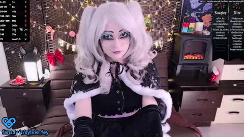 Snapshot of sylvie_fey chatting on 12/29/24, 12:20 Sylvie online show from 12/29/24, 12:20