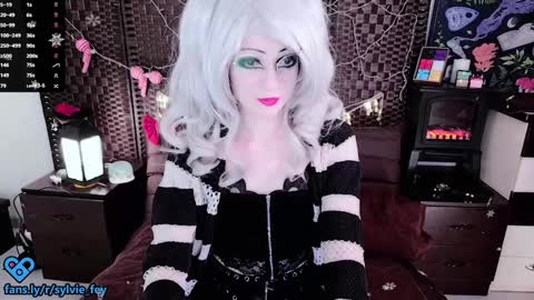 Snapshot of sylvie_fey chatting on 01/03/25, 02:43 Sylvie online show from 01/03/25, 02:43
