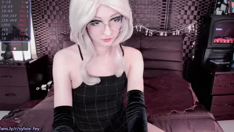 Snapshot of sylvie_fey chatting on 01/19/25, 12:38 Sylvie online show from 01/19/25, 12:38